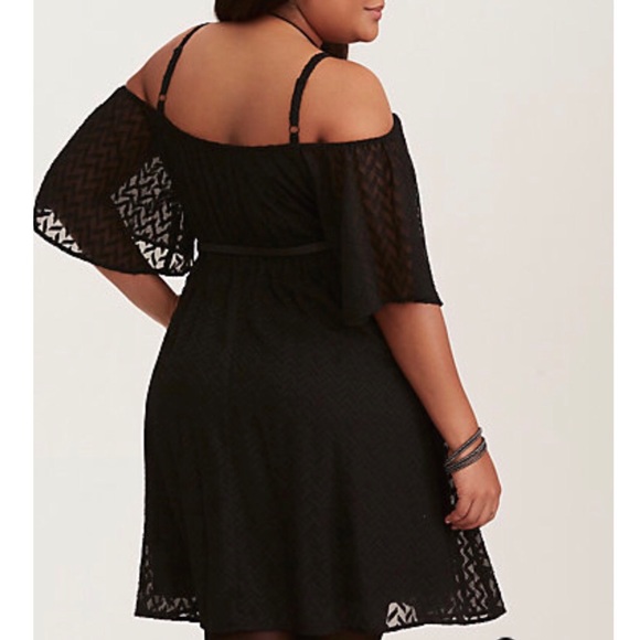 Torrid Plus Size Black Textured Off Shoulder Dress - Picture 3 of 8